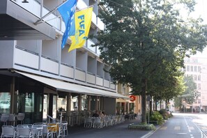 Outdoor dining - Nice 2BD flat city center / near FIFA (Wille 2) (Zürich)