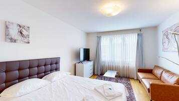 Bügeleisen/Bügelbrett, WLAN, Bettwäsche