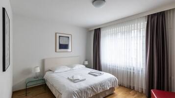 1 Schlafzimmer, BĂŒgeleisen/BĂŒgelbrett, WLAN, BettwĂ€sche