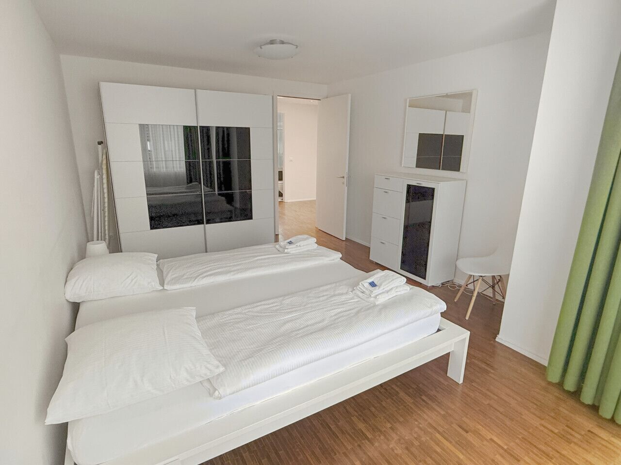 1 chambre, bureau, fer et planche à repasser, Wi-Fi