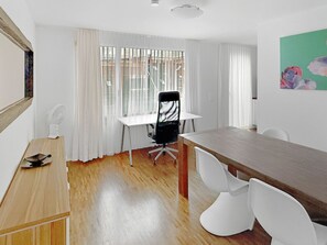 Unclassified image, 2 of 12, button