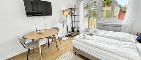 1 bedroom, desk, iron/ironing board, WiFi