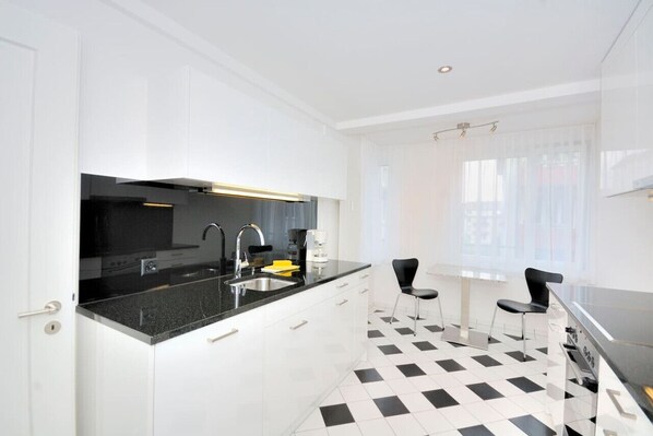 Fridge, microwave, oven, stovetop