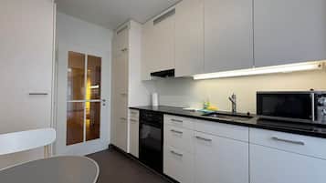 Frigorífic, microones, forn i placa de cuina