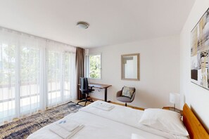 1 bedroom, desk, iron/ironing board, WiFi