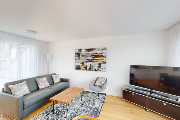 TV - Stylish Penthouse in the city (Sun 17) (Zürich)