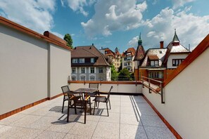 Outdoor dining - Stylish Penthouse in the city (Sun 17) (Zürich)