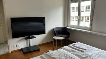 Ferros/tábuas de passar roupa, Wi-Fi, roupa de cama