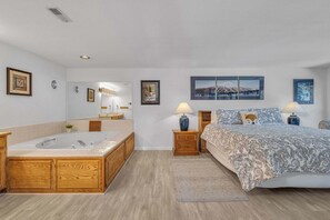 2 bedrooms, WiFi - Located in heart of Sunriver, complex pool access! (Sunriver)