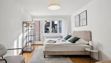 1 bedroom, desk, iron/ironing board, WiFi