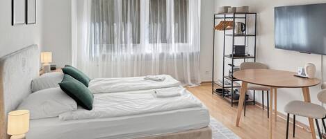 Desk, iron/ironing board, WiFi, bed sheets