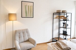 1 chambre, bureau, fer et planche à repasser, Wi-Fi