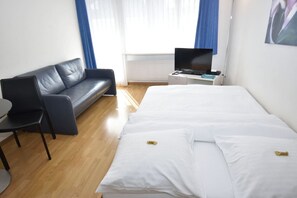 1 bedroom, desk, iron/ironing board, WiFi