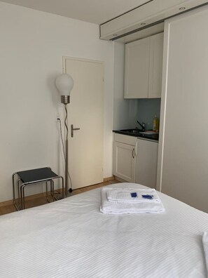 1 camera, ferro/asse da stiro, Wi-Fi, lenzuola