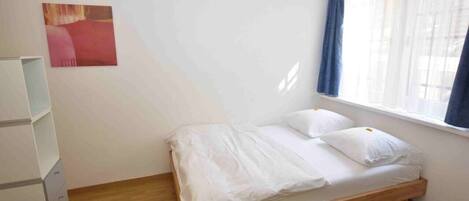 1 Schlafzimmer, Schreibtisch, Bügeleisen/Bügelbrett, WLAN