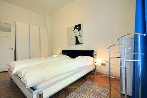 1 bedroom, desk, iron/ironing board, WiFi