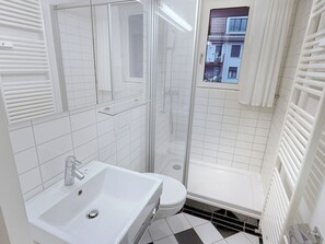 Unclassified image, 3 of 9, button