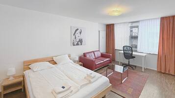 Schreibtisch, Bügeleisen/Bügelbrett, WLAN, Bettwäsche