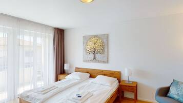 1 kamar tidur, meja kerja, setrika/meja setrika, dan Wi-Fi