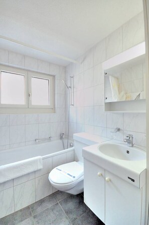 Haartrockner, Handtücher