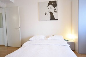 Bügeleisen/Bügelbrett, WLAN, Bettwäsche