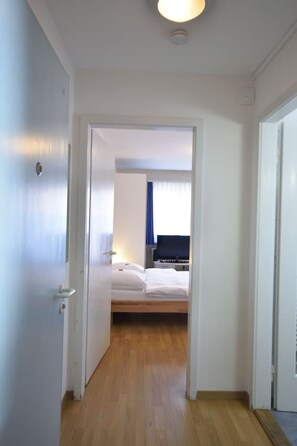 Bügeleisen/Bügelbrett, WLAN, Bettwäsche