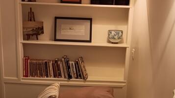 1 slaapkamer, een strijkplank/strijkijzer, beddengoed