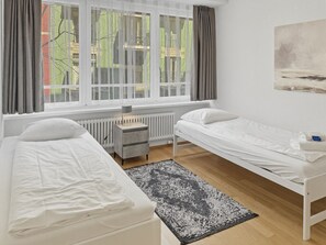 2 bedrooms, desk, iron/ironing board, WiFi