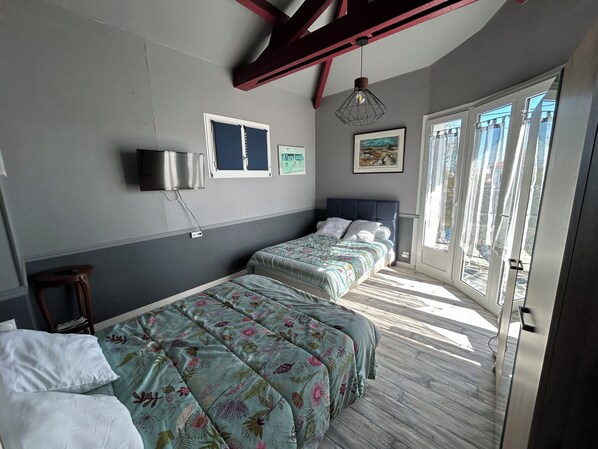 1 habitación, tabla de planchar con plancha y wifi