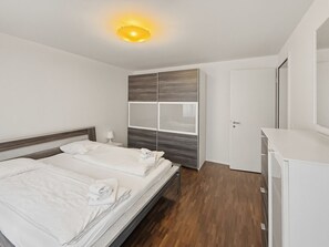 1 chambre, bureau, fer et planche à repasser, Wi-Fi