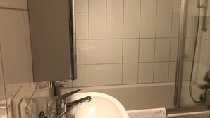 Hårføner og håndklær
