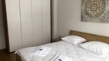 1 Schlafzimmer, Schreibtisch, BĂŒgeleisen/BĂŒgelbrett, WLAN