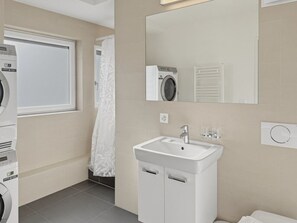 Hair dryer, towels - 1BR apartment with balcony - West 13 (Zürich)