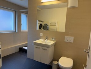 Sèche-cheveux, serviettes fournies