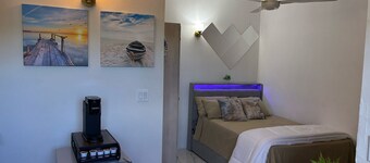 Cozy studio in amazing Saint John's with WIFI, AC, short walk to the beach.