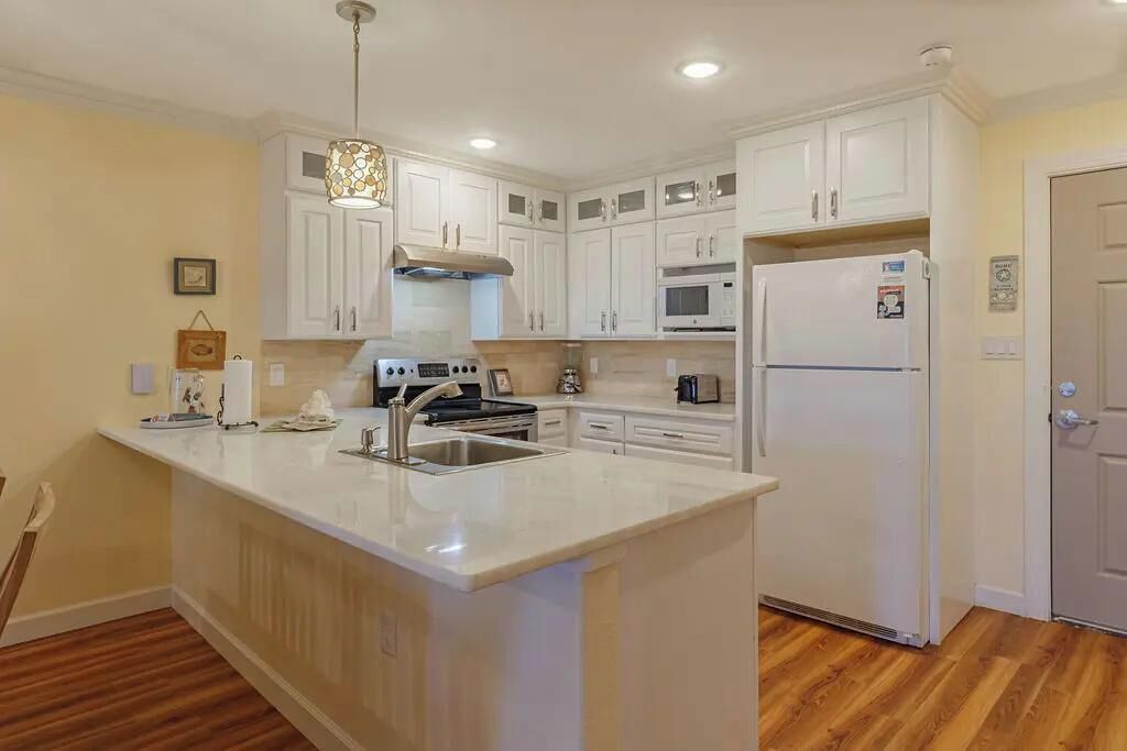 冰箱、微波炉、烤箱、炉灶