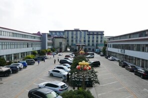 Free self parking - Yongping Hotel (Xiong County)