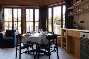 House | Dining - Holiday Home in Name - Namur (Gedinne)