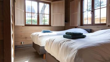 House | 2 bedrooms, bed sheets