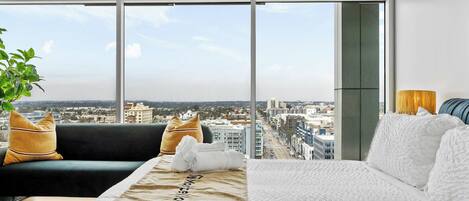 Apartment (3 Bedrooms) | 3 bedrooms, iron/ironing board, bed sheets