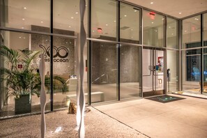 Property entrance - @marbella Lane - Chic 2BR Penthouse w/ Ocean Views (Long Beach)