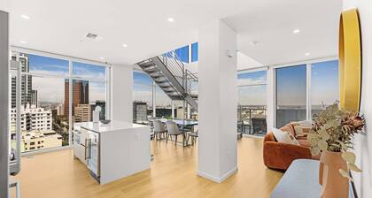 @marbella Lane - Chic 2BR Penthouse w/ Ocean Views