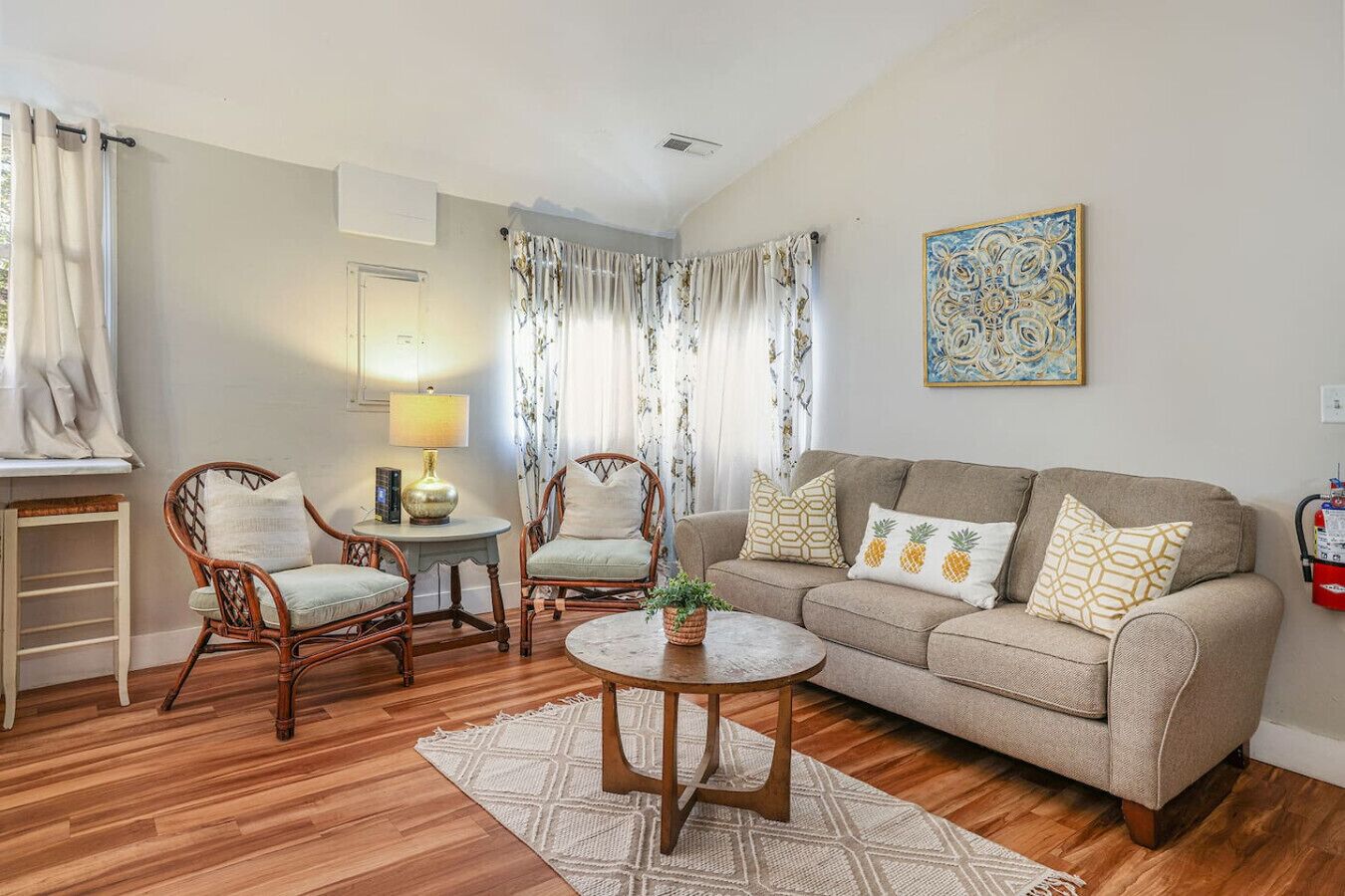 Cozy 2br/1ba Shem Creek Hideaway! - Mount Pleasant, SC