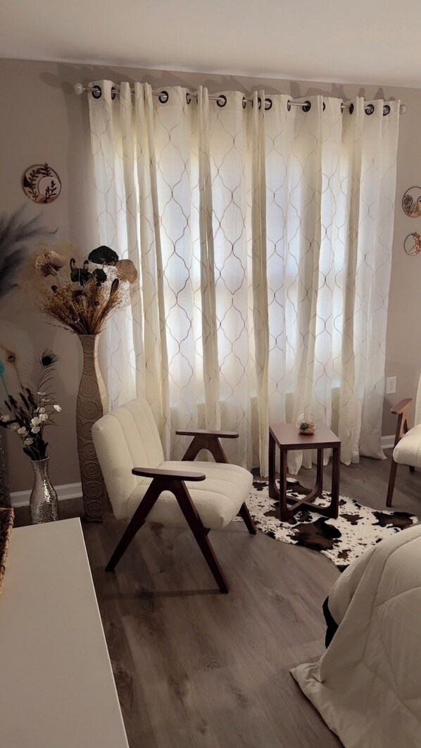 Interior - Newly renovated condo near PTI Airport. (Greensboro)