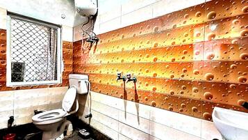 Shower, towels, soap, shampoo