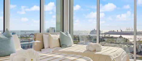 Apartemen (2 Bedrooms) | 2 kamar tidur, setrika/meja setrika, dan seprai linen