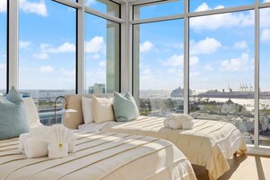 อพาร์ทเมนท์ (2 Bedrooms) | 2 ห้องนอน, เตารีด/โต๊ะรีดผ้า, ผ้าปูที่นอน