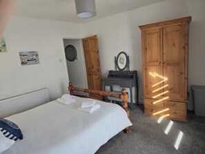 Cottage - Eden Rose Cottage in Morecambe hot tub (Morecambe)