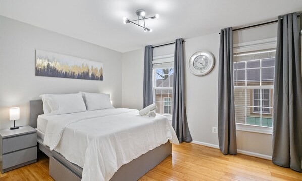 3 chambres, fer et planche à repasser, accès au Wi-Fi (inclus)