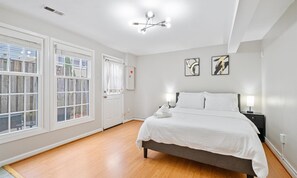 3 bedrooms, iron/ironing board, free WiFi